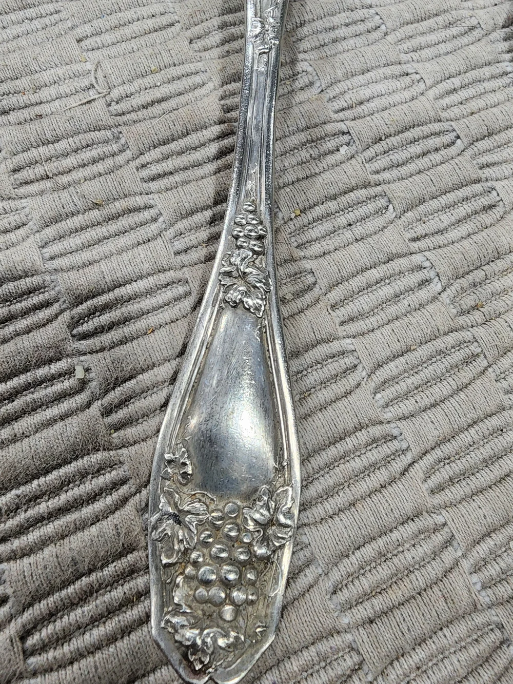 Vintage 1881 Wm A Rogers Silverplate Spoons Lot of 3 La Vigne Grape Pattern 1908